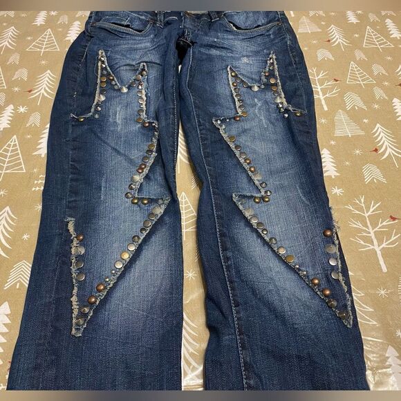 BLANK NYC jeans, with star pattern on the front legs, 28 W and 30 L. (J29) - Picture 1 of 8